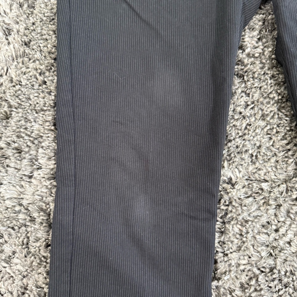 Dockers Men’s Slim Fit Signature Khaki Striped Pants in Black, Size 32X32 - Picture 4 of 5